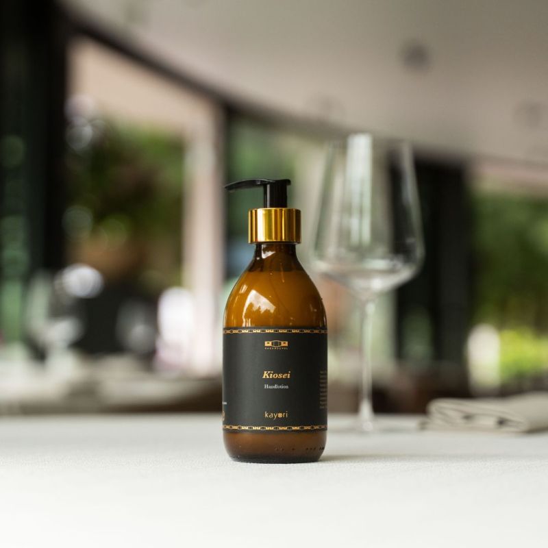 Kayori - Hand Lotion - 250ml - Glas - Kiosei